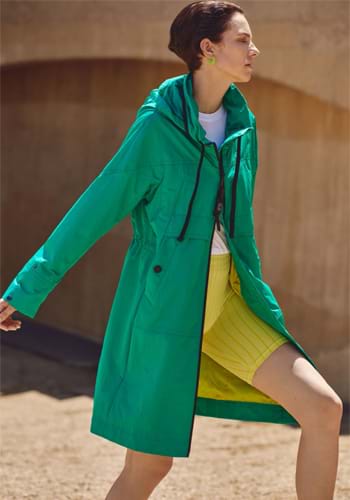 Creenstone. Fashionable women's raincoats, coats and jackets.
