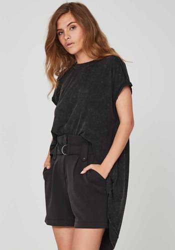 NÜ Denmark. Women's Combi, blouses, jackets, suits, coats, raincoats, pullovers, shorts and skirts